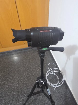 Cámara de fotos y video con visión nocturna.