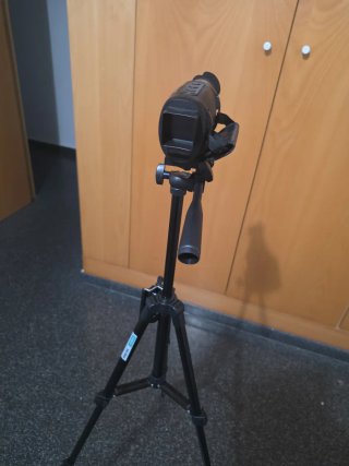 Cámara de fotos y video con visión nocturna.