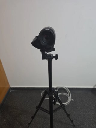 Cámara de fotos y video con visión nocturna.