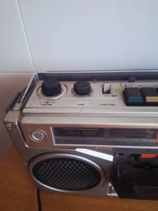 Radio Cassette Sanyo M9901K Plata