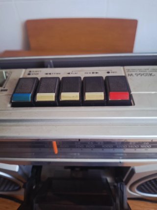 Radio Cassette Sanyo M9901K Plata