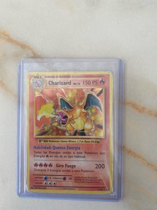 Cartas Pokémon Charizard, Mewtwo, Pikachu