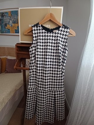 Vestido Michael Kors Pata de Galla.  Sin Mangas.