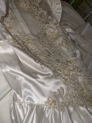 Vestido de Novia Blanco y Dorado