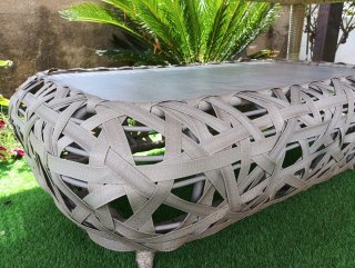 Mesa de jardín cristal y mimbre