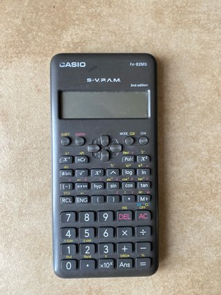 Calculadora Científica Casio fx-82MS