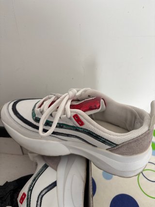 Zapatillas deportivas blancas