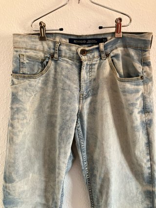 Pantalones vaqueros deslavados