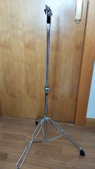 Caja sorda con soporte
