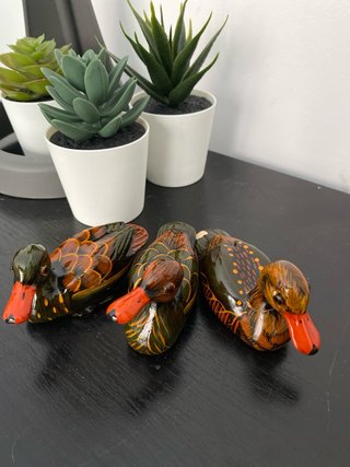 Figuras patos cerámica pintados a mano y lacado