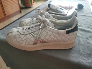 Zapatillas Munich Mujer Blancas y Plateadas