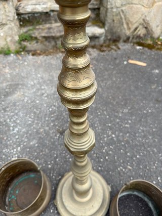 Lámpara bronce  vintage labrada + 2 cubos