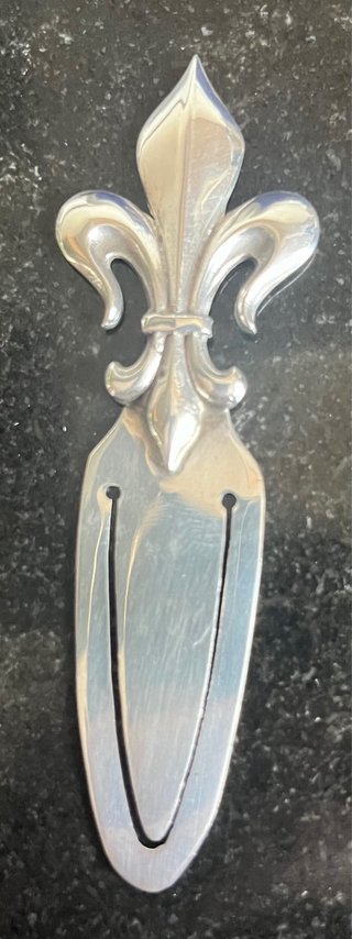 Segnalibro in argento con design a giglio