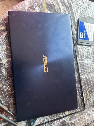 Asus UX534FTC para piezas o reparación
