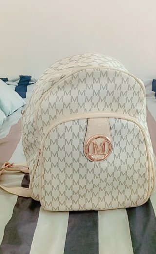 Mochila de Mujer con Logo M