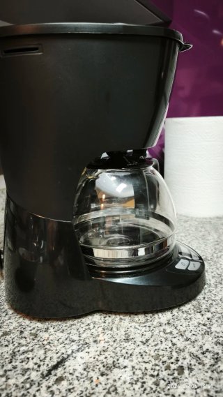 Cafetera Russell Hobbs Negra.