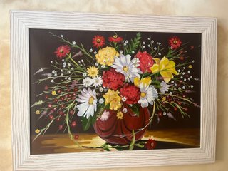 Cuadro de flores con marco de madera