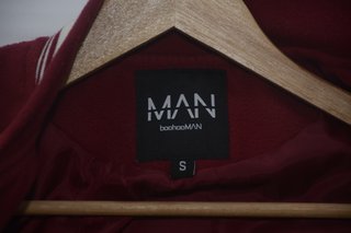 Chaqueta universitaria BoohooMAN Talla S