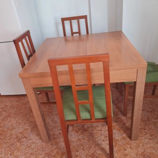 Comedor 4 sillas con detalle