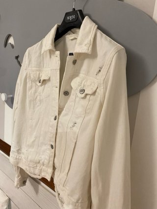 Cazadora vaquera Abercrombie & Fitch blanca