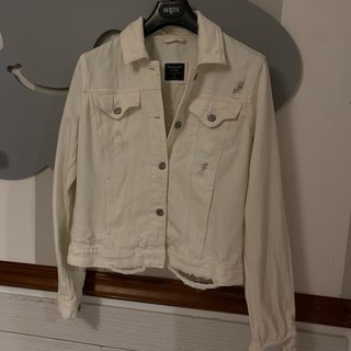 Cazadora vaquera Abercrombie & Fitch blanca
