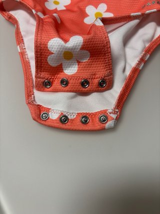 Bañador bebé estampado flores