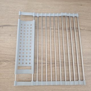 Scolapiatti arrotolabile per lavello