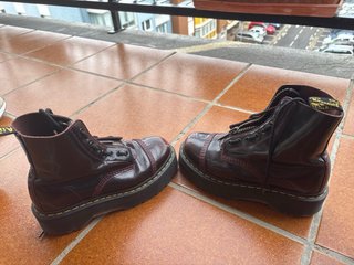 Botas Dr. Martens rojas con cremallera