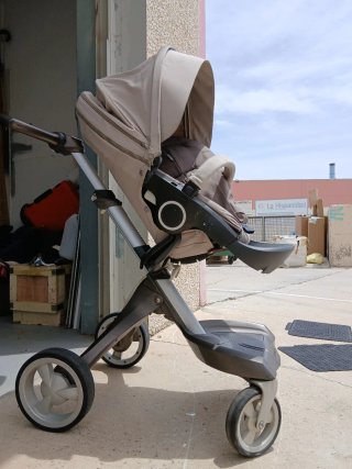 Carro Stokke Beige