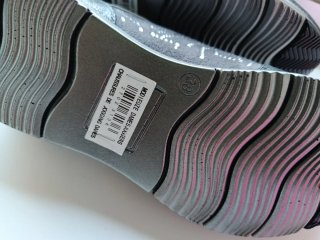 Zapatillas Modi Mujer Negras y Plateadas
