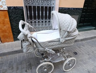 Carro de bebé gris