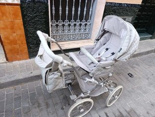 Carro de bebé gris