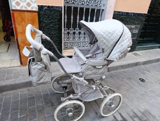 Carro de bebé gris