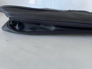 2 fundas portátil y otra bolsa para portátil.