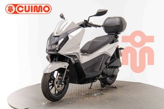 KYMCO SKYTOWN 125