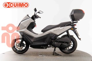 KYMCO SKYTOWN 125