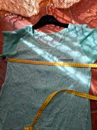 Camiseta verde mujer encaje