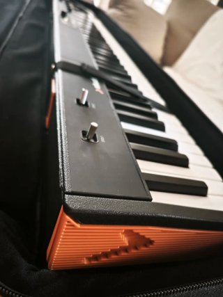 TECLADO + ALTAVOZ (con sus fundas) <estrenar>