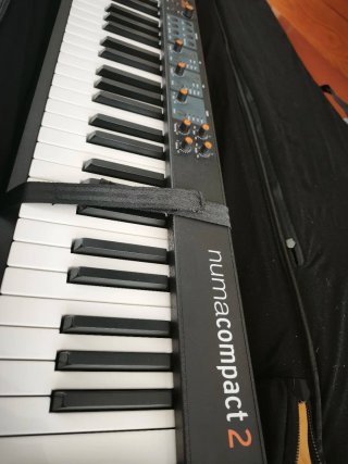 TECLADO + ALTAVOZ (con sus fundas) <estrenar>
