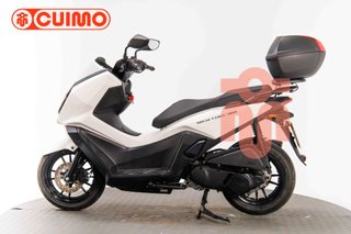 KYMCO SKYTOWN 125