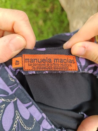 Traje de flamenca morado y negro