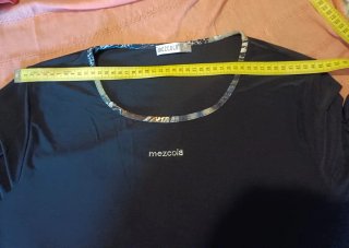 Camiseta negra manga larga