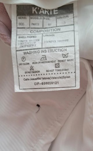 Traje de hombre rosa