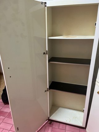 Mueble de madera con cajones