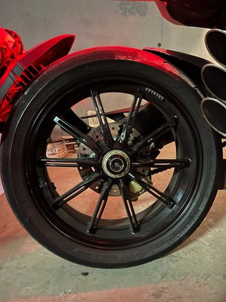 MV Agusta Brutale 800 Blanca y Roja