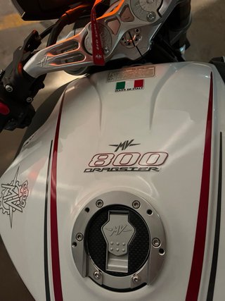 MV Agusta Brutale 800 Blanca y Roja
