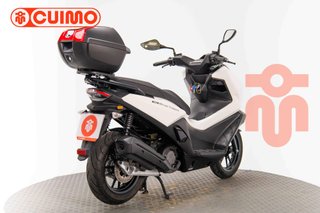 KYMCO SKYTOWN 125