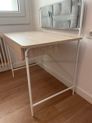 Escritorio Kave Home madera y metal