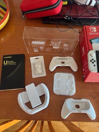 Nintendo Switch OLED Bianca e Nera