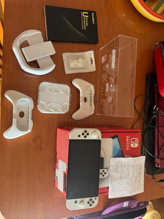 Nintendo Switch OLED Bianca e Nera